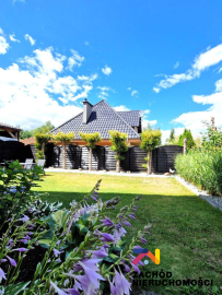 Dom z garażem i ogrodem Jędrzychów